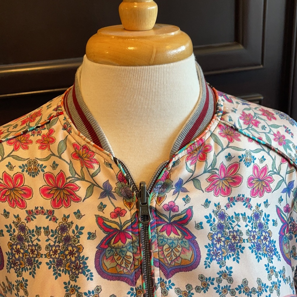 Johnny Was Silk Reversible Bomber Jacket - Picture 6 of 11